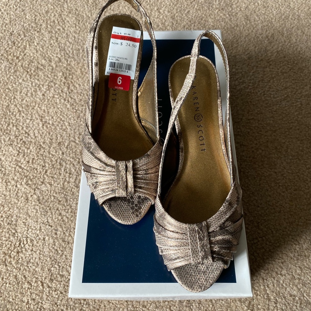 NWT in Box Sz 6M Karen Scott Kitten Sling Back Open Toe Snake Skin Cloth Heel